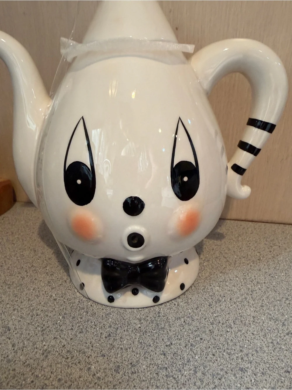 New Johanna Parker Halloween Gus the Ghost Bow Tie Spooky Vintage Decor Teapot